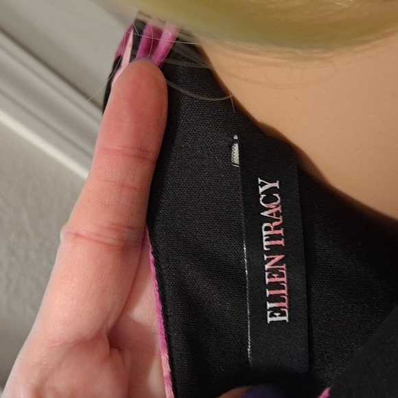 Ellen Tracy Pink and Black Short Sleeve Floral Dress with Ruching Belted Waist - Picture 7 of 8